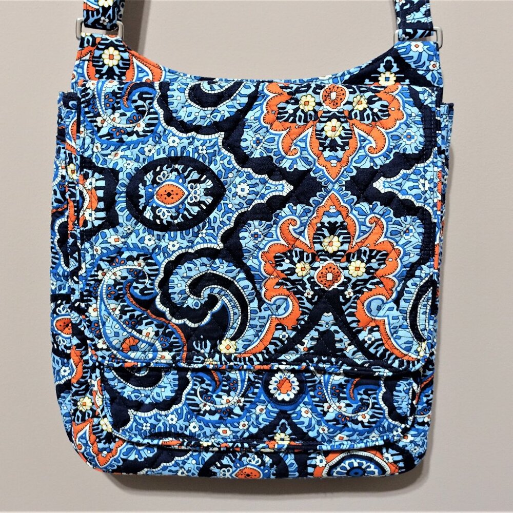 Vera Bradley messenger hipster blue medallion floral shoulder crossbody bag purs